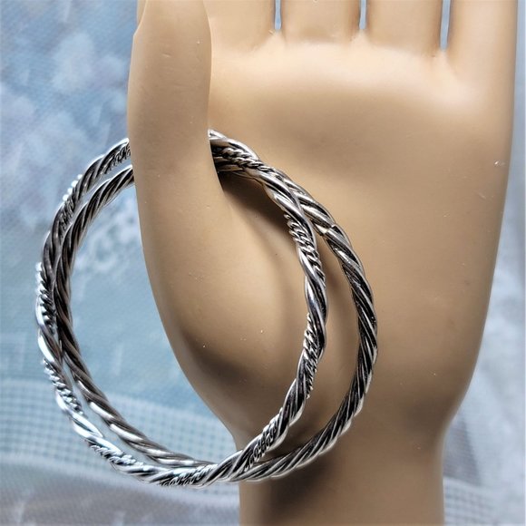 Gorgeous Matching Silver Bangle Bracelets Twist Design - Picture 6 of 6
